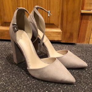 Tan suede point toe heels never worn!